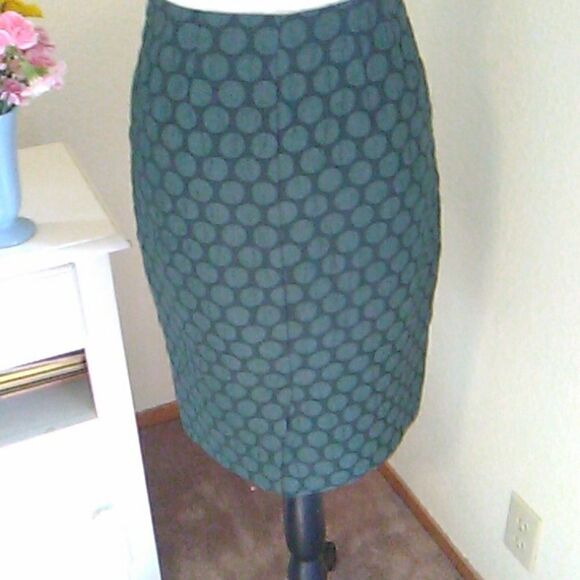 Maeve Textured Pencil Skirt - Picture 3 of 10